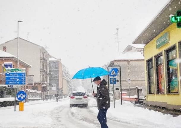 Saronno sotto la neve (foto di Emanuele Santagostino)