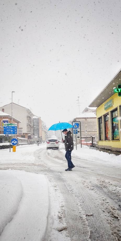 Saronno sotto la neve (foto di Emanuele Santagostino)