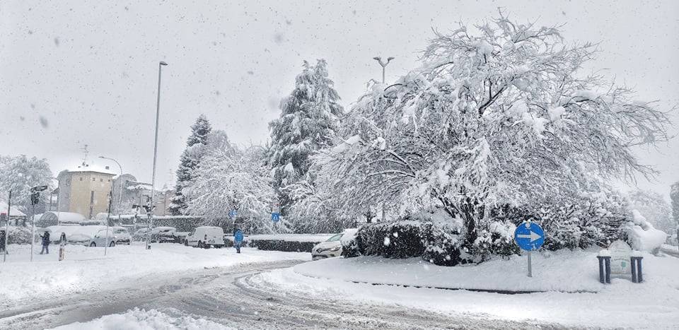 Saronno sotto la neve (foto di Emanuele Santagostino)