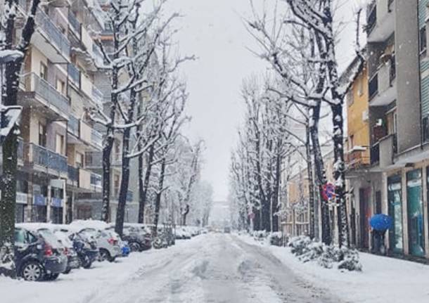 Saronno sotto la neve (foto di Emanuele Santagostino)