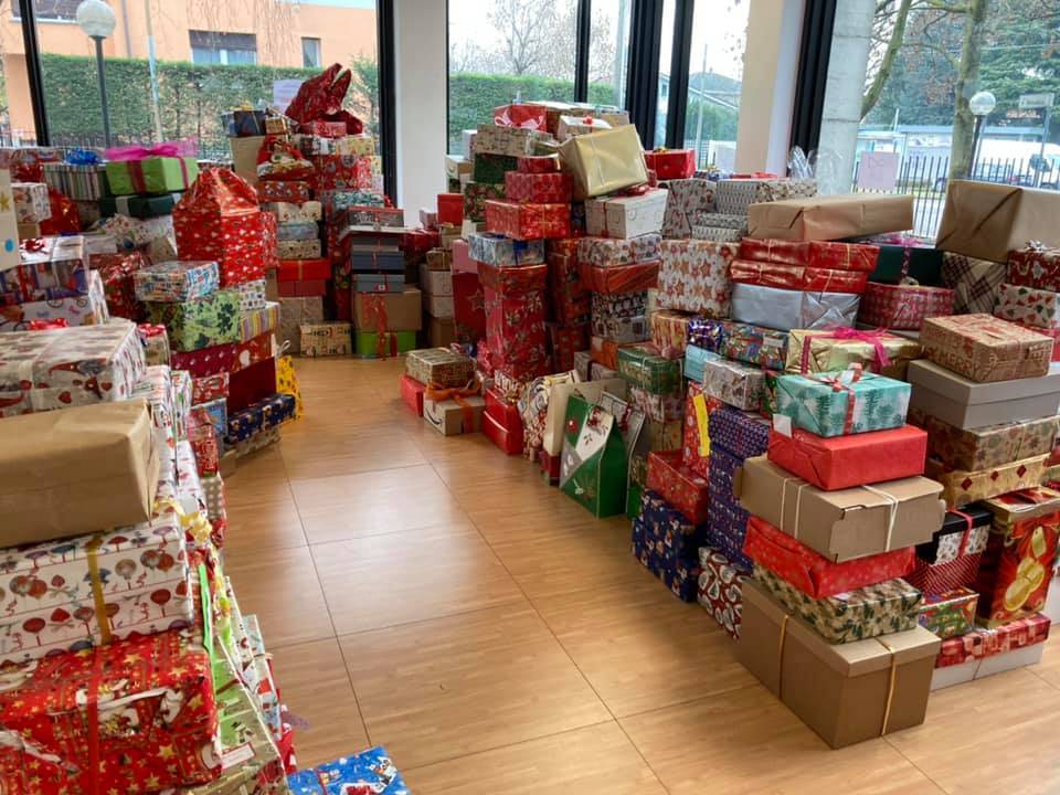 Scatole di Natale: a Saronno Casa di Marta ha raccolto 2400 doni solidali per i bisognosi