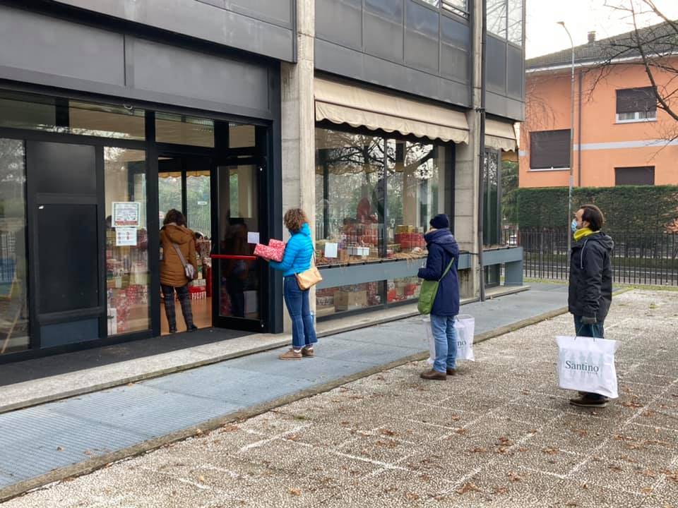 Scatole di Natale: a Saronno Casa di Marta ha raccolto 2400 doni solidali per i bisognosi