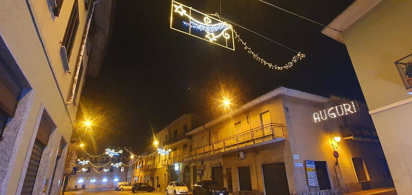 Tra alberi, luci e colori si accende il Natale di Gerenzano