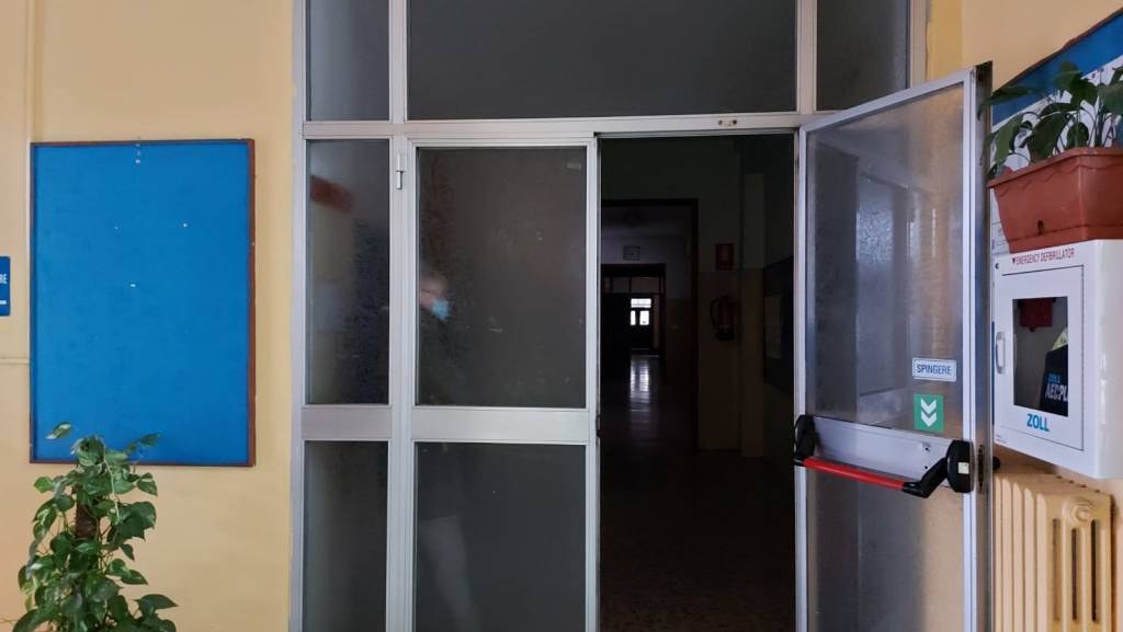 Black out al Maggiolini di Parabiago, scuola inagibile