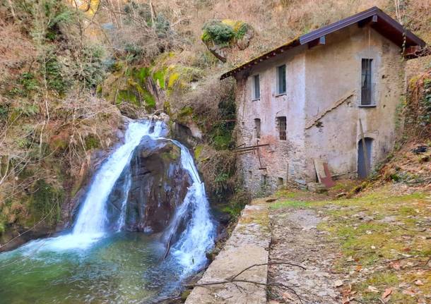 Cascata del Colmegnino e Molino dei Santi a Dumenta