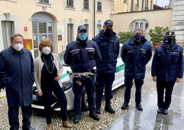 Consegna nuova auto alla Polizia Locale di Cerro Maggiore 