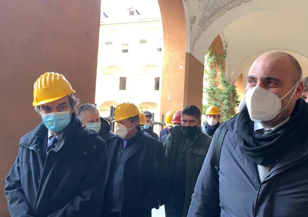 Fontana in visita al cantiere dell’ex caserma Garibaldi