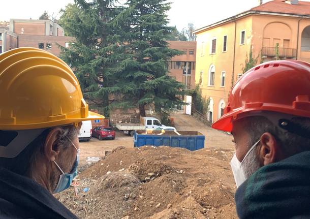 Fontana in visita al cantiere dell'ex caserma Garibaldi