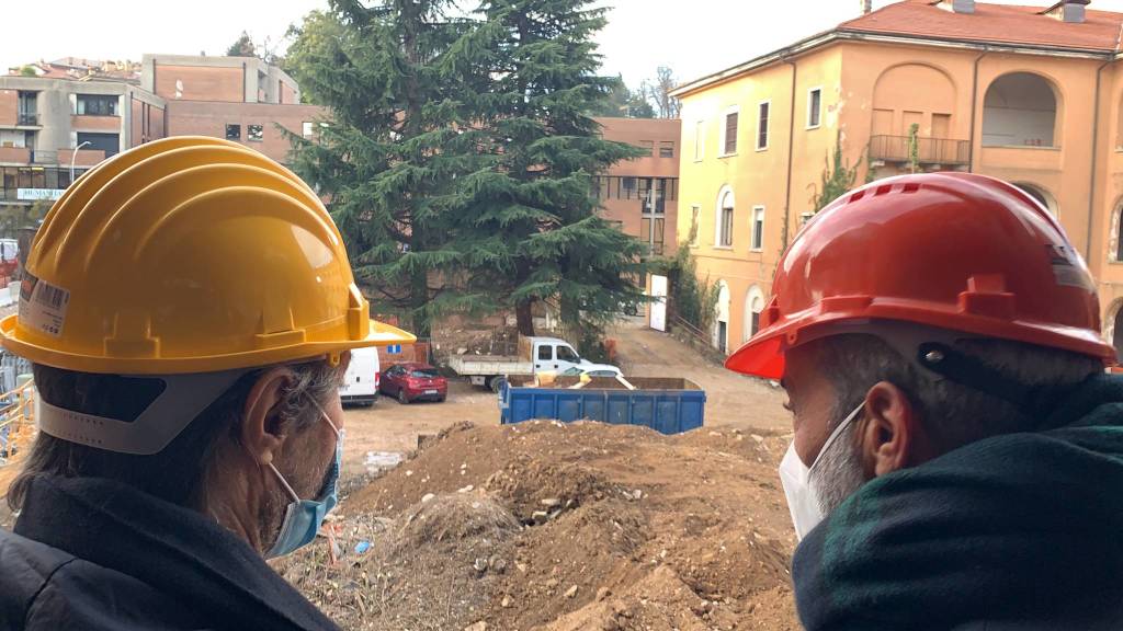 Fontana in visita al cantiere dell'ex caserma Garibaldi