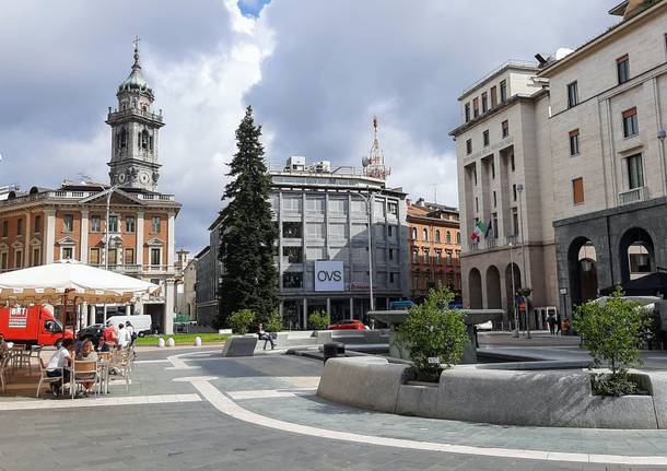 Il Bernascone, il Battistero e il traliccio telefonico nel centro di Varese