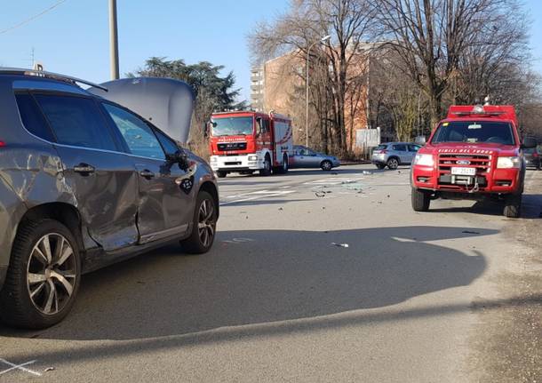 incidente busto arsizio polizia locale