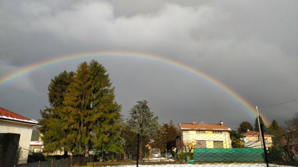 L'arcobaleno nella neve