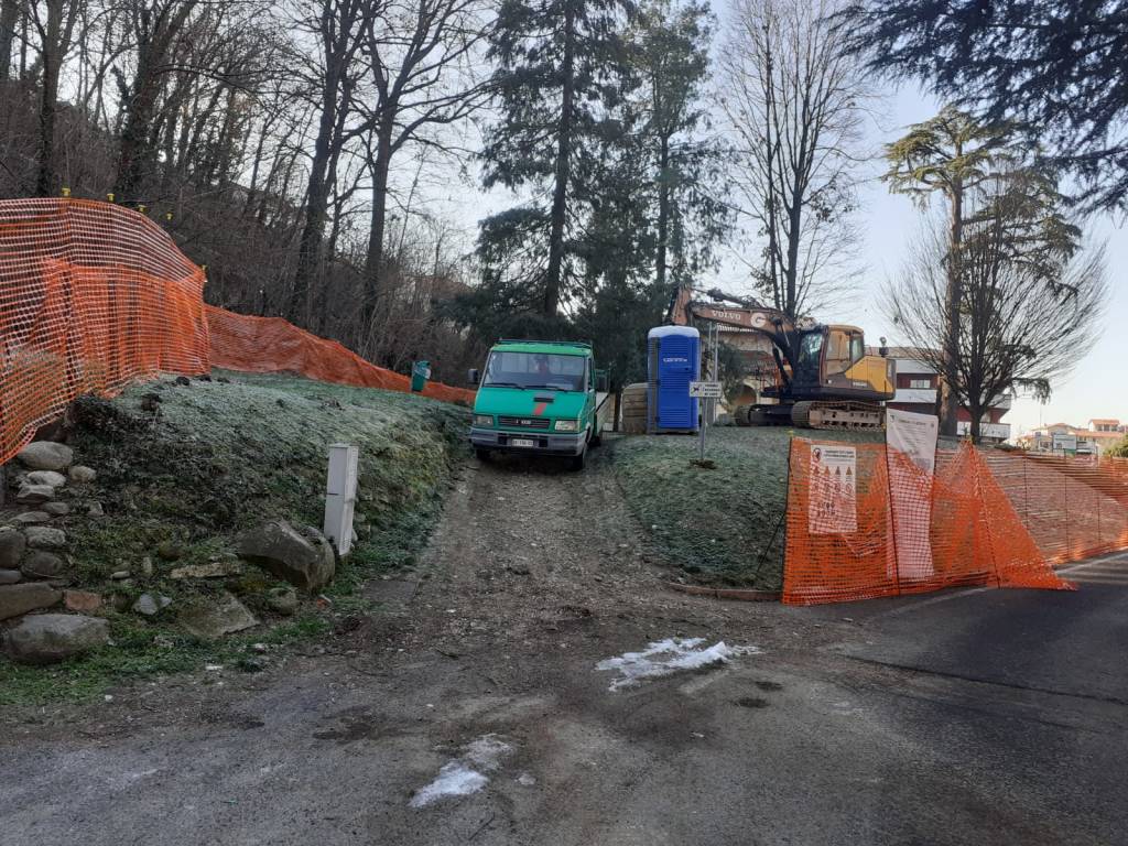 Lavori piazza della Pesa ad Azzate