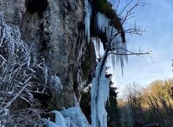 Le cascate ghiacciate alle grotte di Valganna