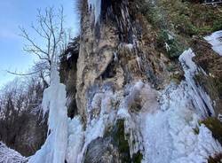 Le cascate ghiacciate alle grotte di Valganna