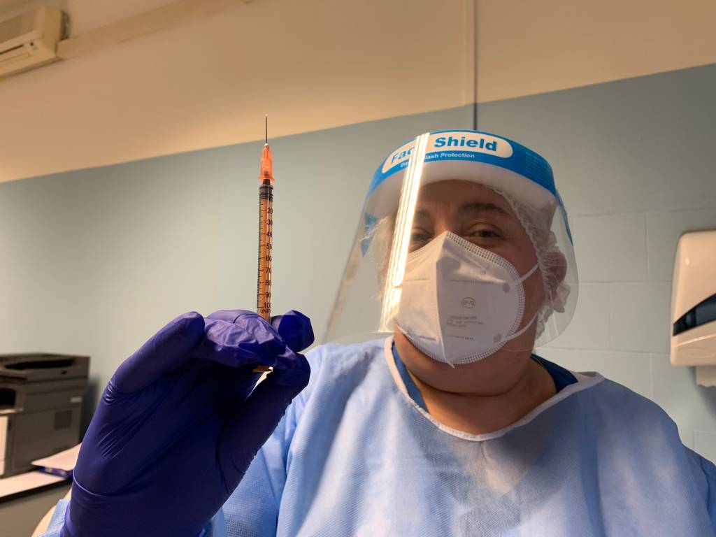 Le prime vaccinazioni anti covid a Busto Arsizio
