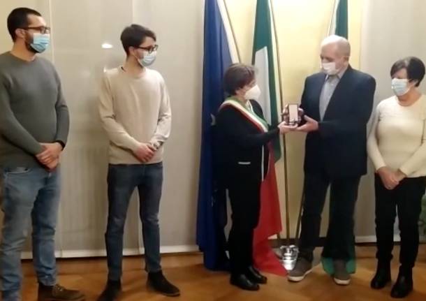 medaglia d'onore a Carlo Carnaghi a Busto Garolfo