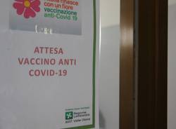 Primo giorno di vaccinazioni anti Covid-19 all'ospedale di Saronno