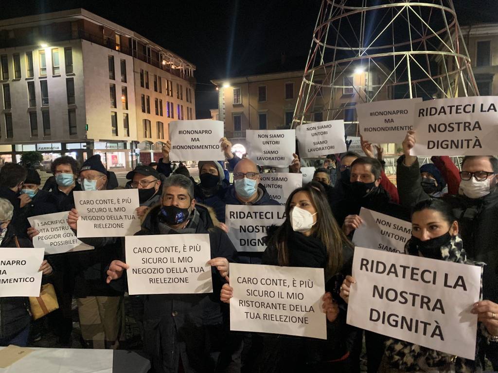 Protesta bar ristoranti Gallarate