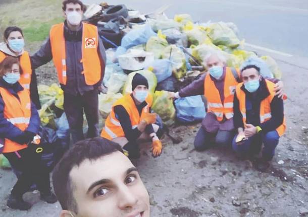 Strade Pulite Alto Milanese al lavoro a Pogliano Milanese