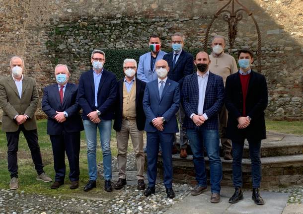 Al Castello di Jerago si firma il patto tra 7 comuni per la valorizzazione degli itinerari e dei luoghi viscontei