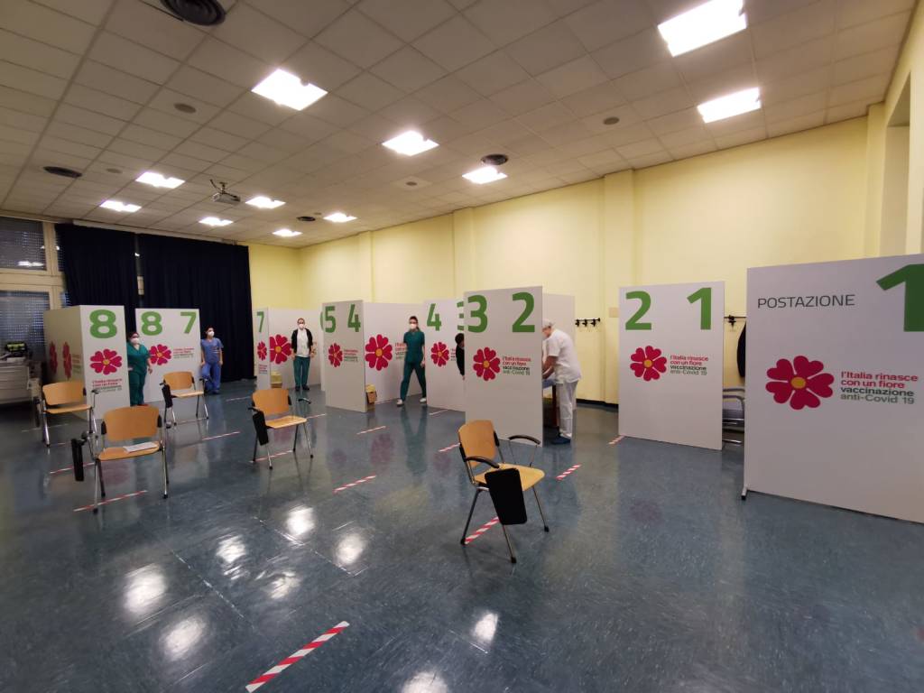 ASST Sette Laghi: vaccinazioni agli over 80