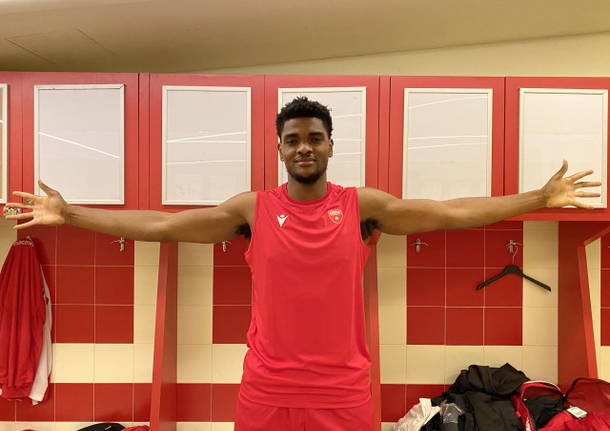 John Egbunu è a Varese: le prime foto del pivot della Openjobmetis