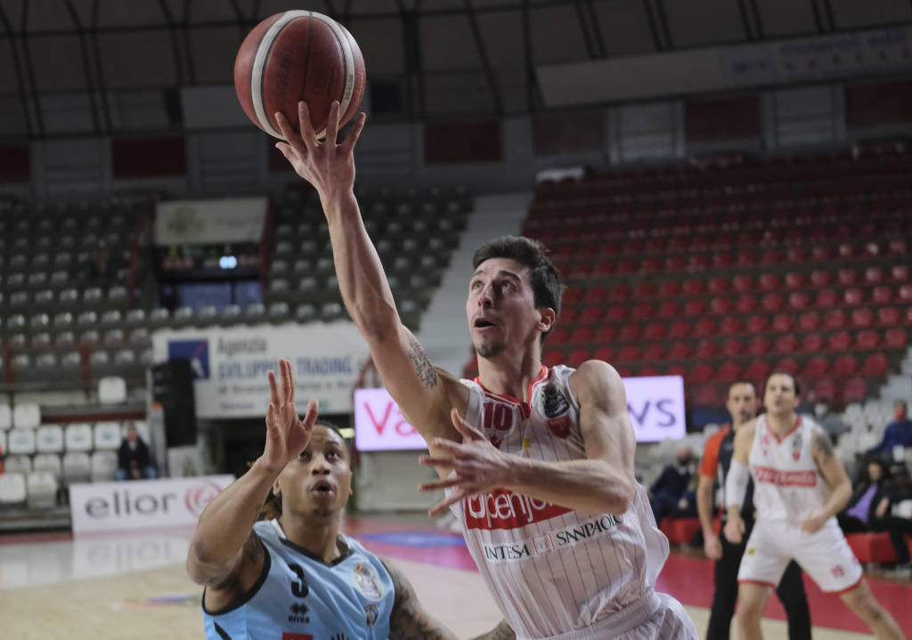 Openjobmetis Varese - Vanoli Cremona 110-105 dopo 2 t.s.