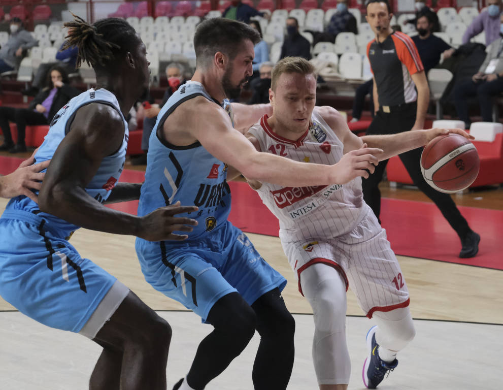 Openjobmetis Varese - Vanoli Cremona 110-105 dopo 2 t.s.