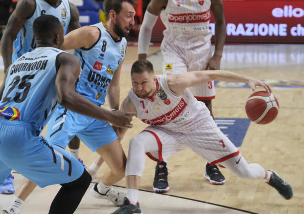 Openjobmetis Varese – Vanoli Cremona 110-105 dopo 2 t.s.