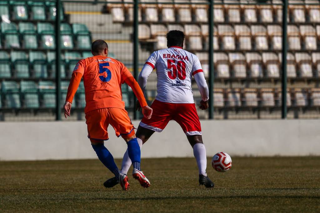 Calcio: Pdhae - Varese