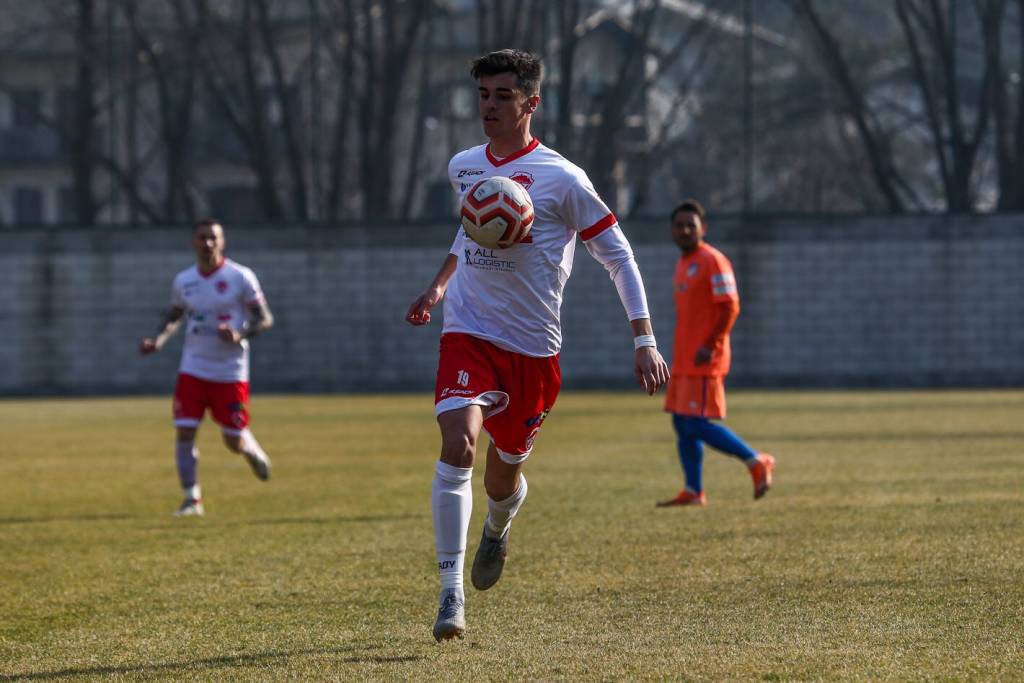 Calcio: Pdhae - Varese