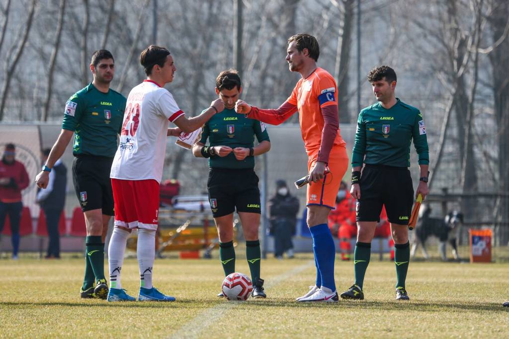 Calcio: Pdhae - Varese