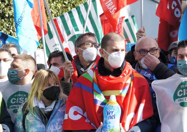 Chiusura Henkel di Lomazzo, i lavoratori: "Toglierci il lavoro significa toglierci la dignità"