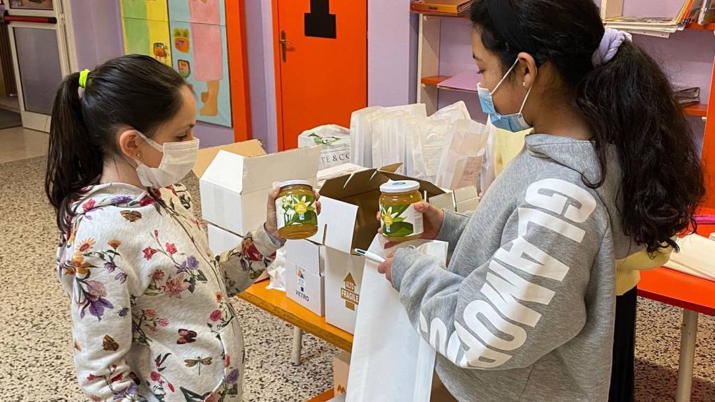 Gli alunni delle primarie "bocciano il cancro" 