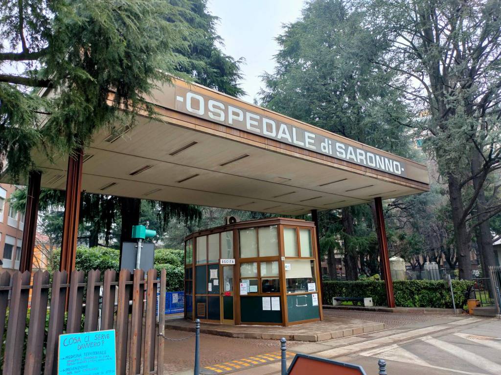 In piazza per difendere l'ospedale di Saronno