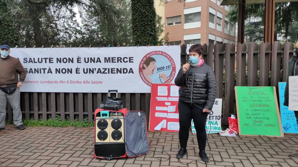 In piazza per difendere l'ospedale di Saronno