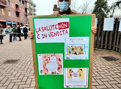 In piazza per difendere l'ospedale di Saronno