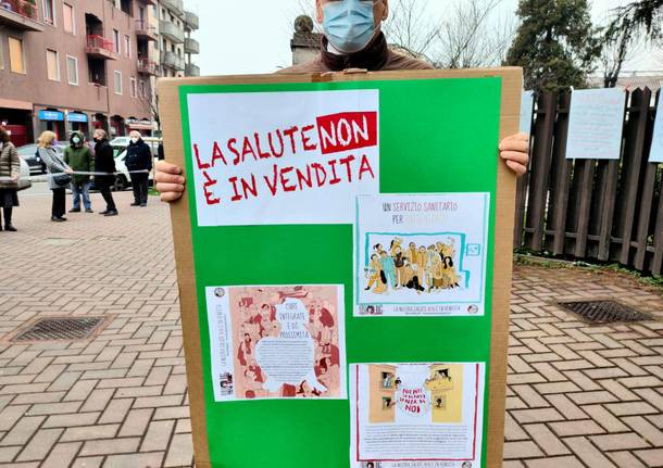 In piazza per difendere l'ospedale di Saronno