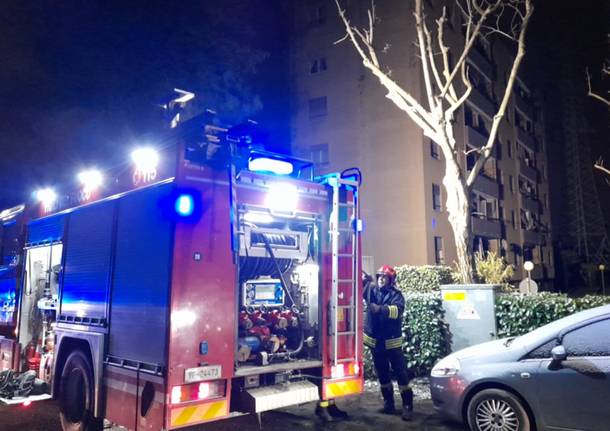 Incendio nelle case popolari canegrate