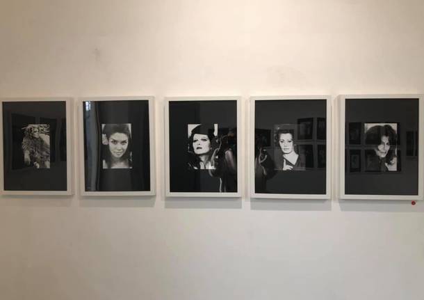 La Rivincita in visita alla mostra della galleria “Il Chiostro”: 120 scatti presi dai set cinematografici