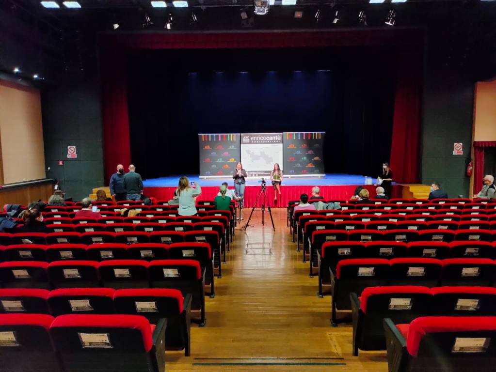 Le luci del Teatro Giuditta Pasta di Saronno si riaccendono per una notte