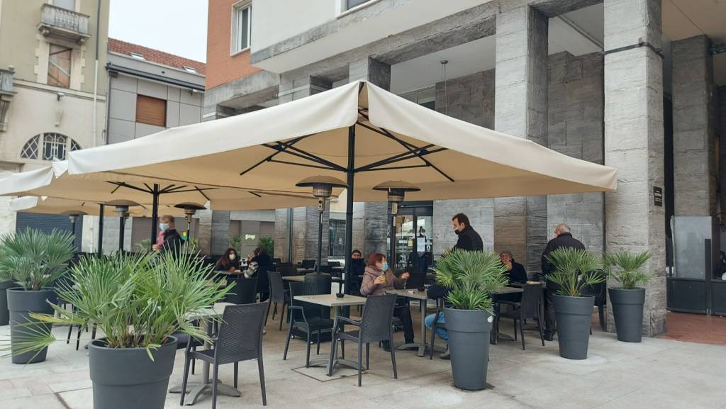 Lombardia in zona gialla, anche a Legnano riaprono bar e ristoranti
