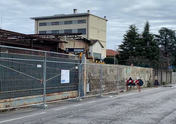 Piazza pulita in via Bainsizza e Monte Santo: comincia la demolizione della Ex Galante 