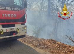 Rally dai laghi, un'auto cade dalla scarpata a Boarezzo