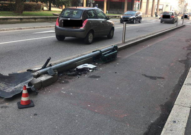 semaforo corso italia legnano - incidente