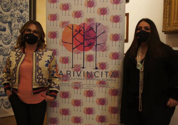 Taglio del nastro per la neo associazione cultura "La Rivincita". L'inaugurazione a Villa Gianetti