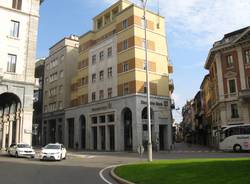 Varese Metamorfosi urbana: nella via Verbano, oggi via Marcobi, passava a malapena il tram bianco