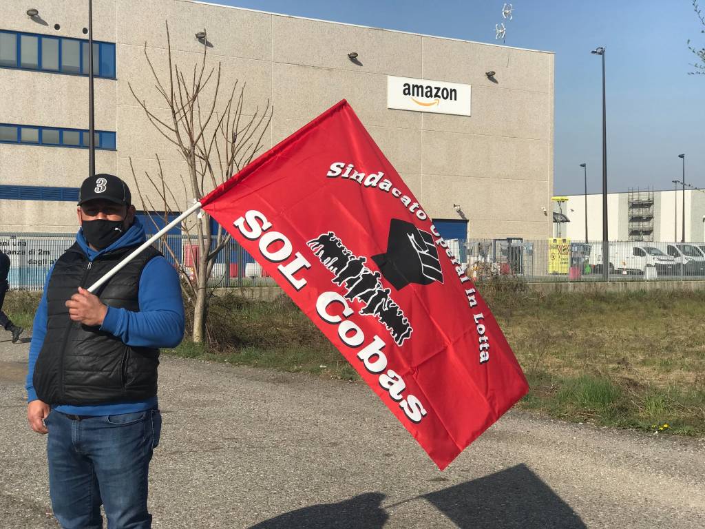 Amazon, sciopero di logistica e trasporti: "Chiediamo che vengano assicurati i nostri diritti"