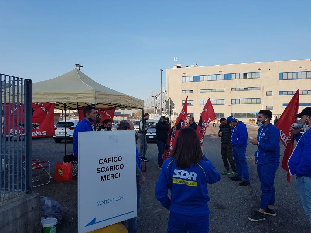 Amazon, sciopero di logistica e trasporti: "Chiediamo che vengano assicurati i nostri diritti"